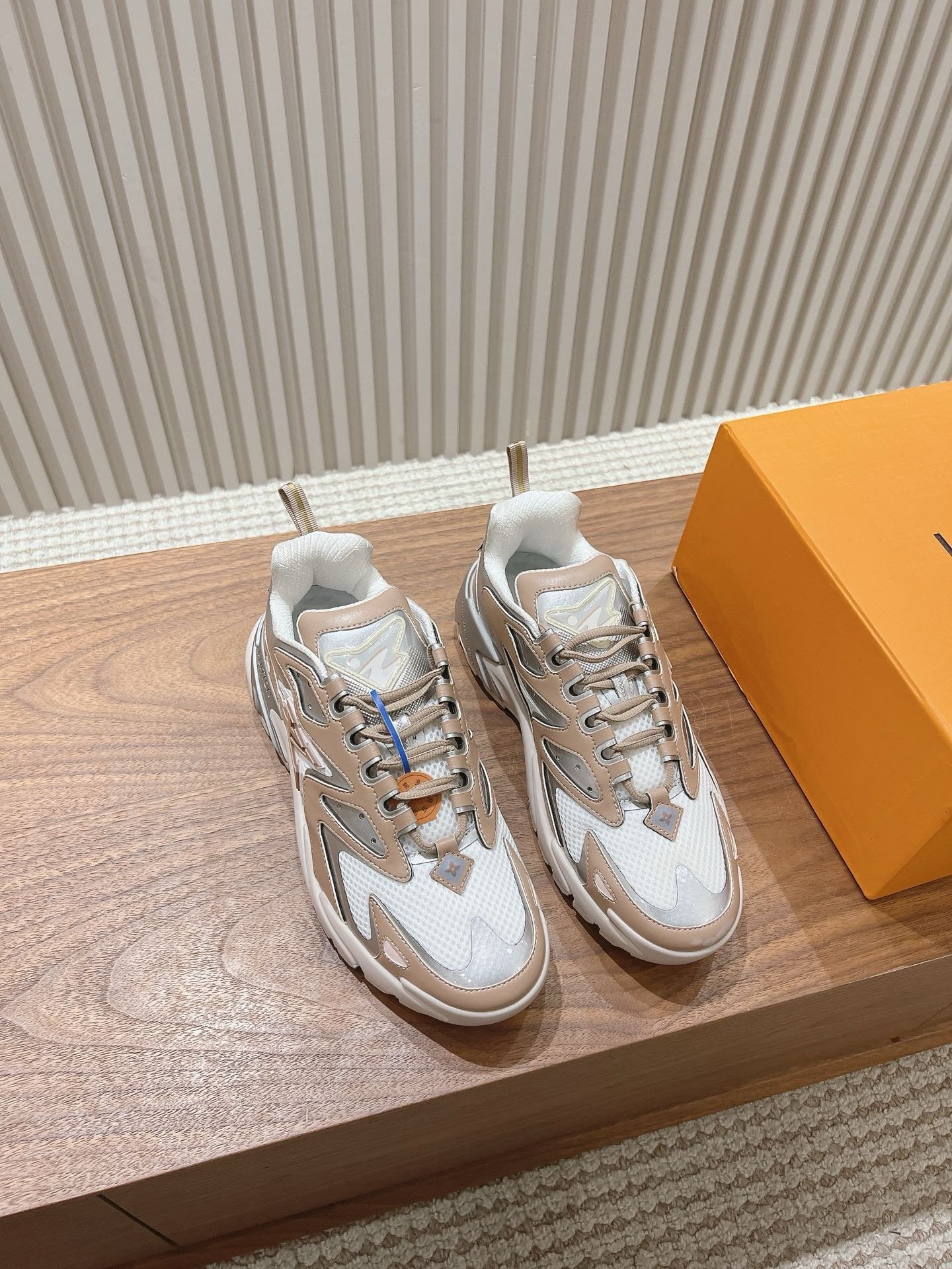Louis Vuitton Runner Tatic Beige White