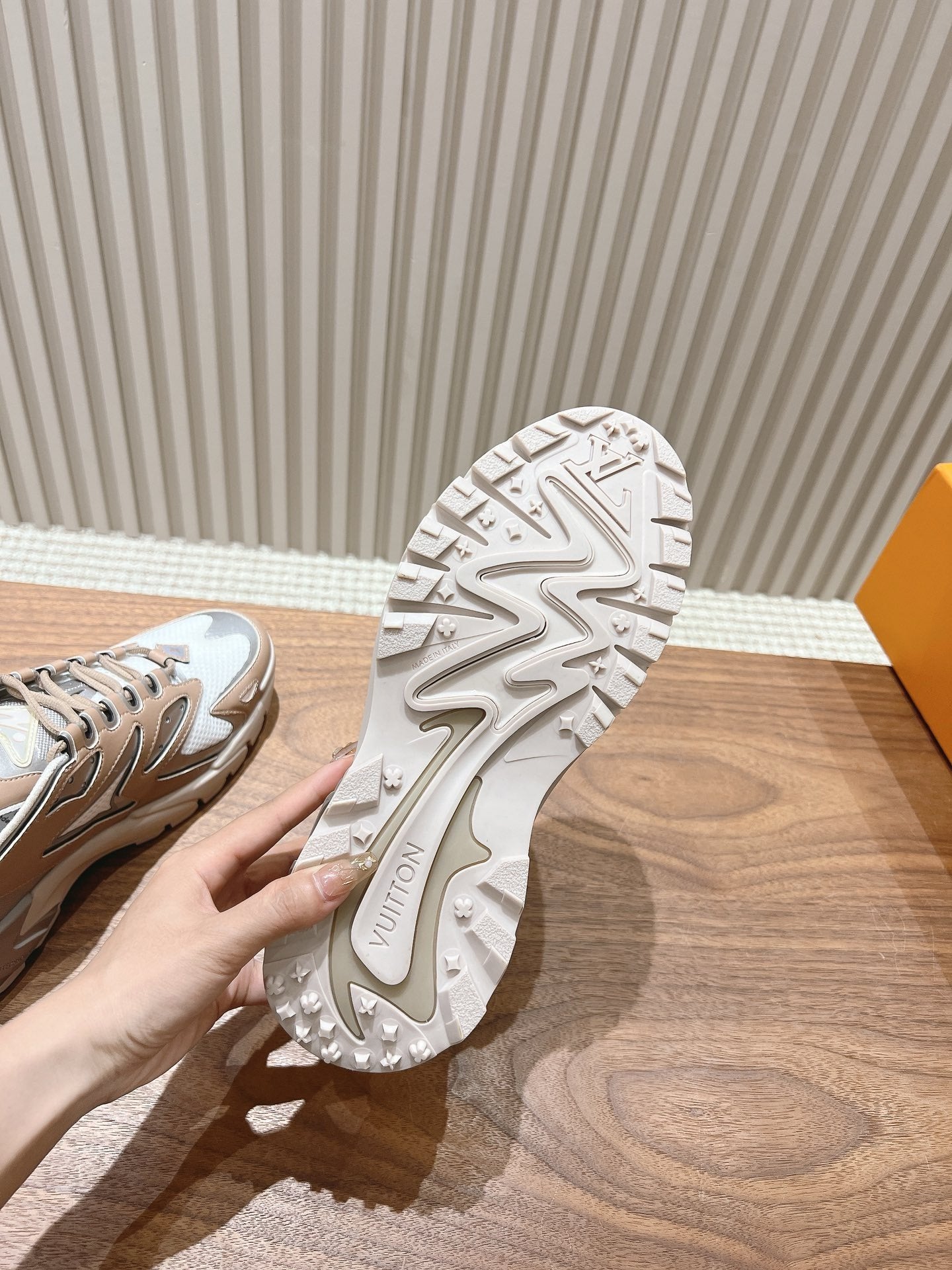 Louis Vuitton Runner Tatic Beige White