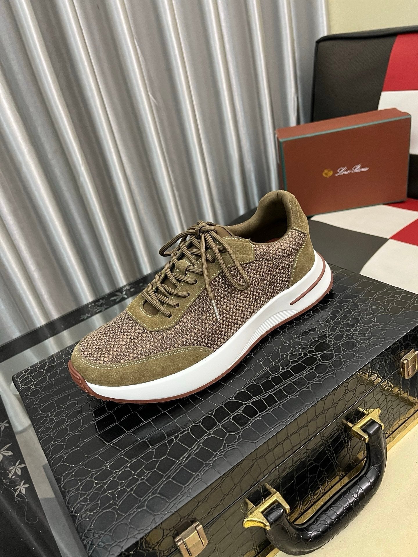 Loro Piana Weekend Walk Pecora Nera Green