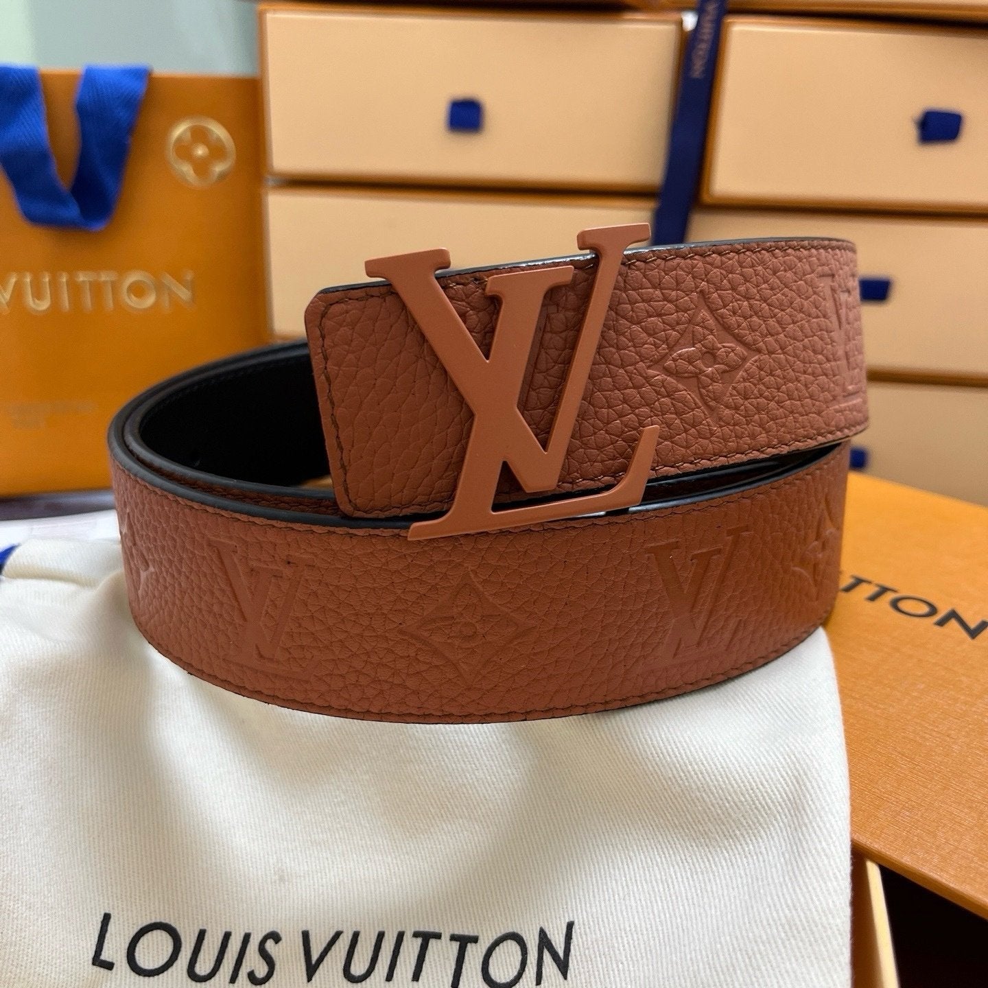 Louis Vuitton LV Initials Taurillon Monogram 40mm Reversible Belt
Camel Brown