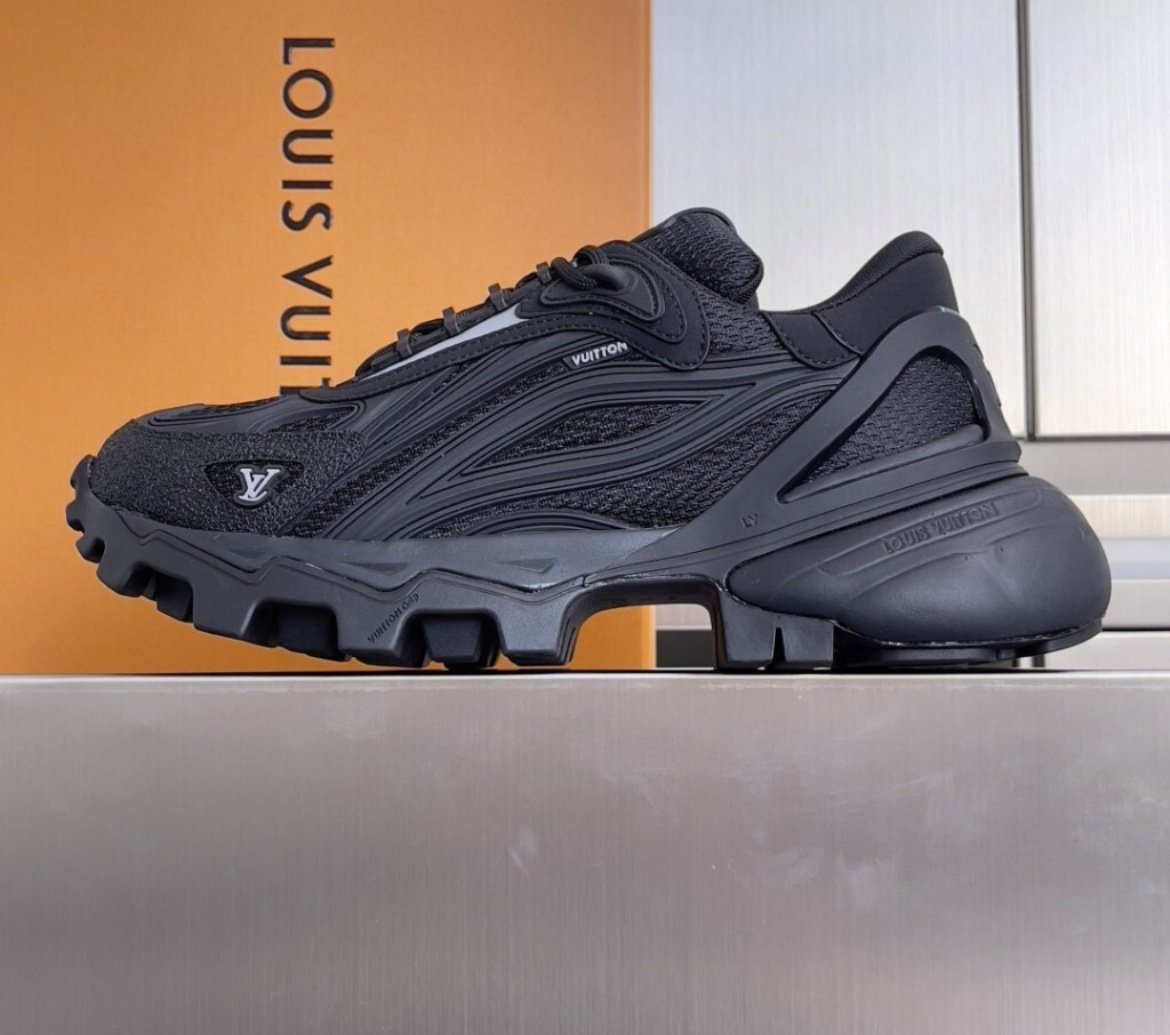 Louis Vuitton Summit Sneaker Black