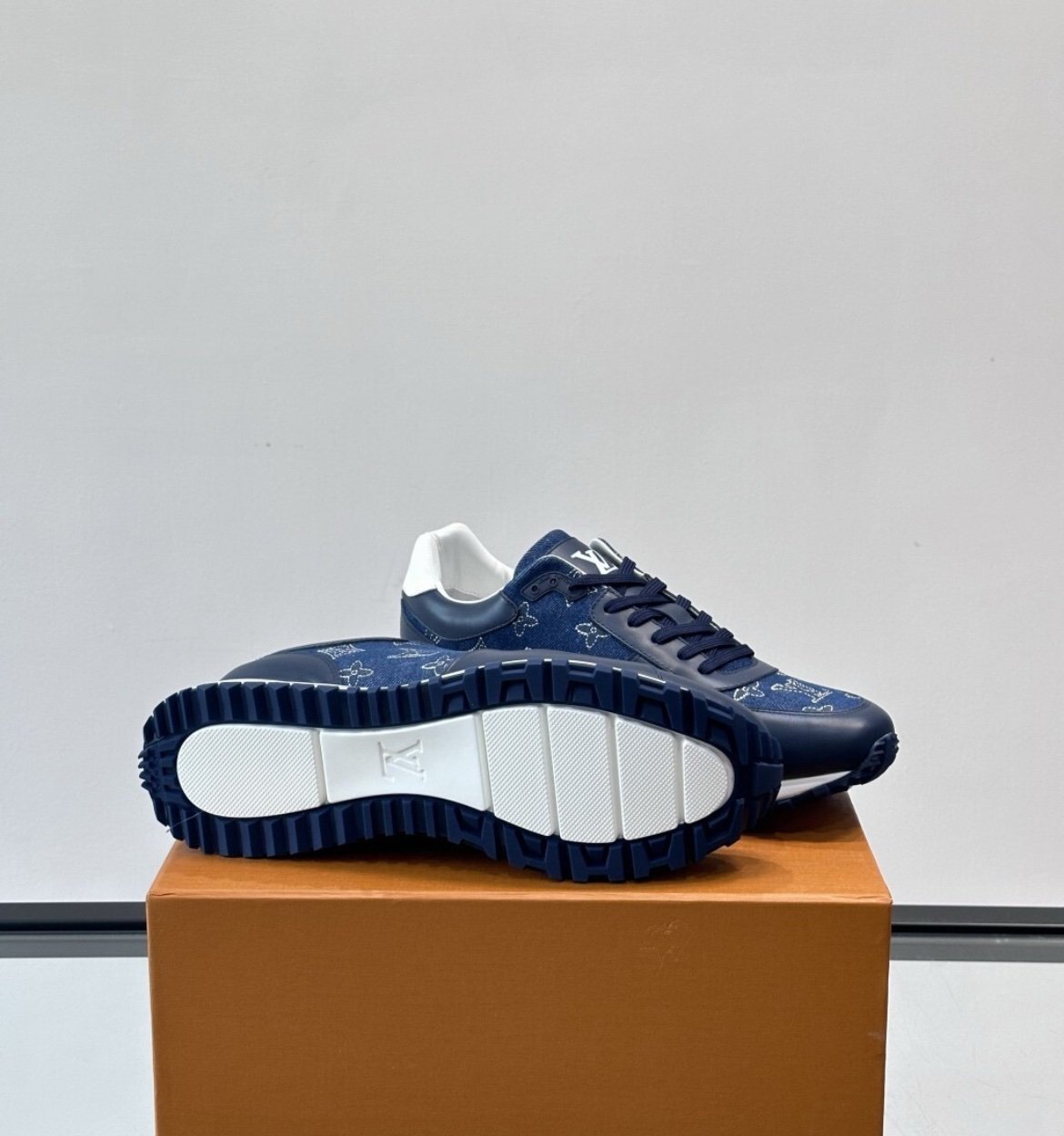 Louis Vuitton Run Away Sneaker Navy-White