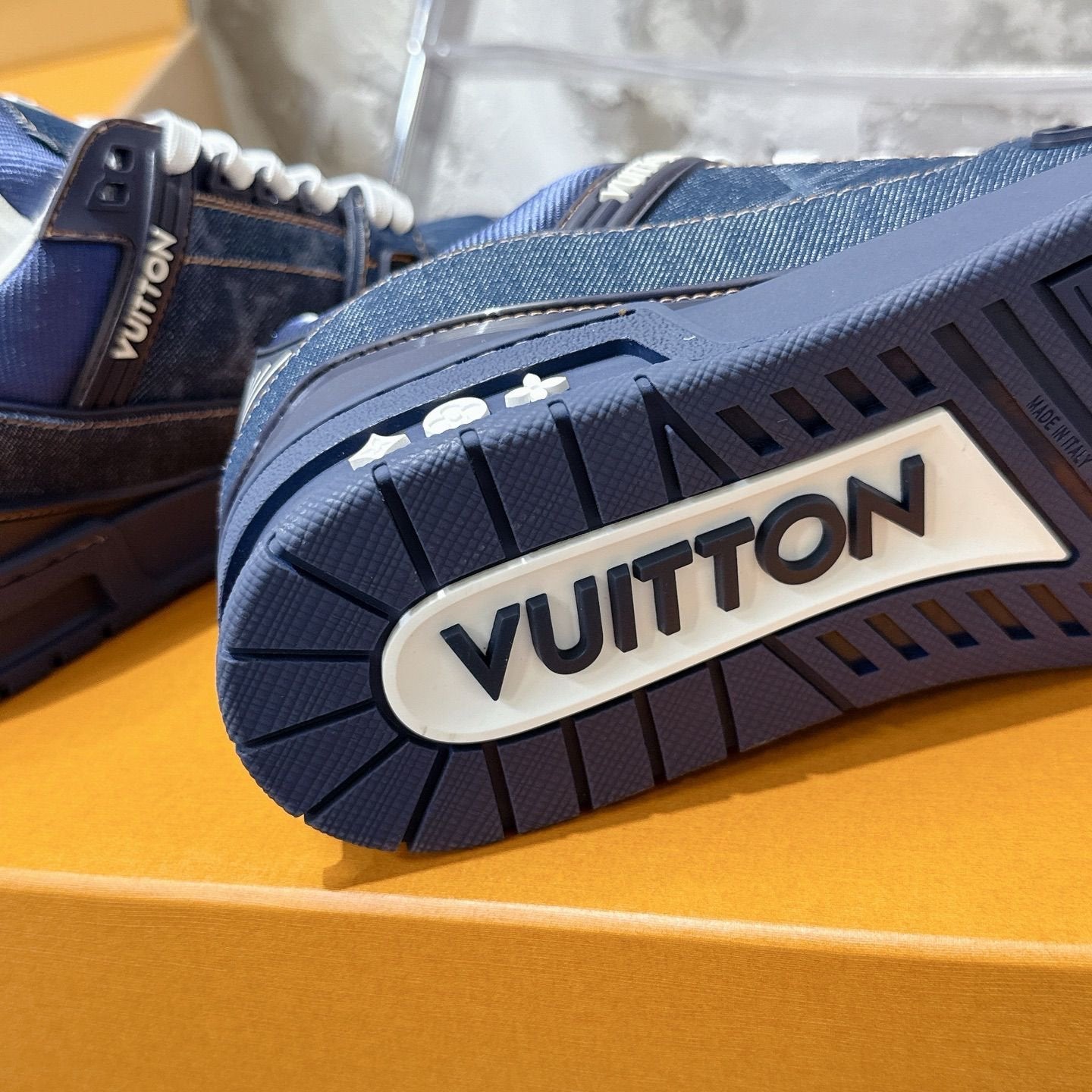 Louis Vuitton Trainer Navy/White Denim