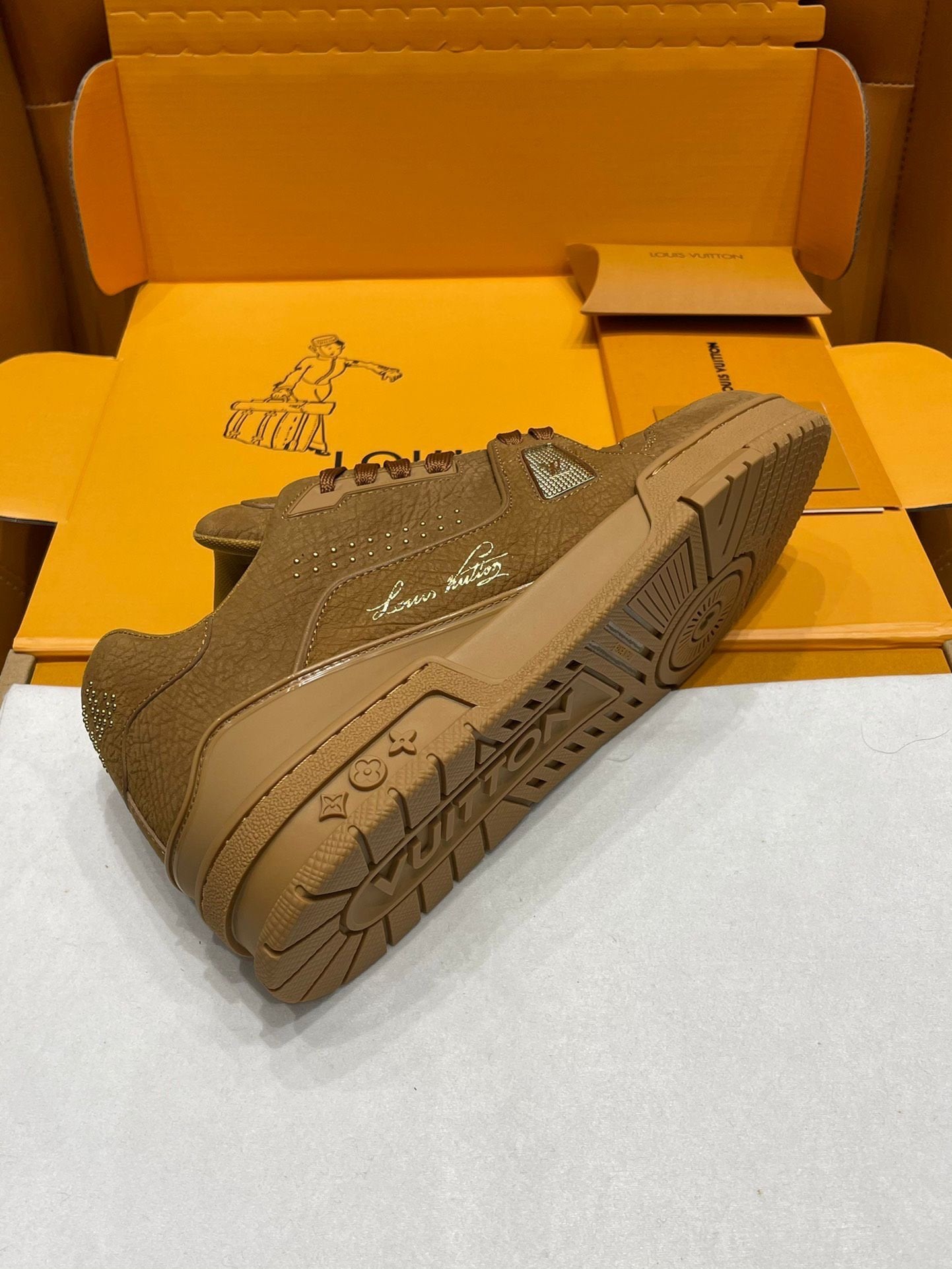 Louis Vuitton Trainer Cognac