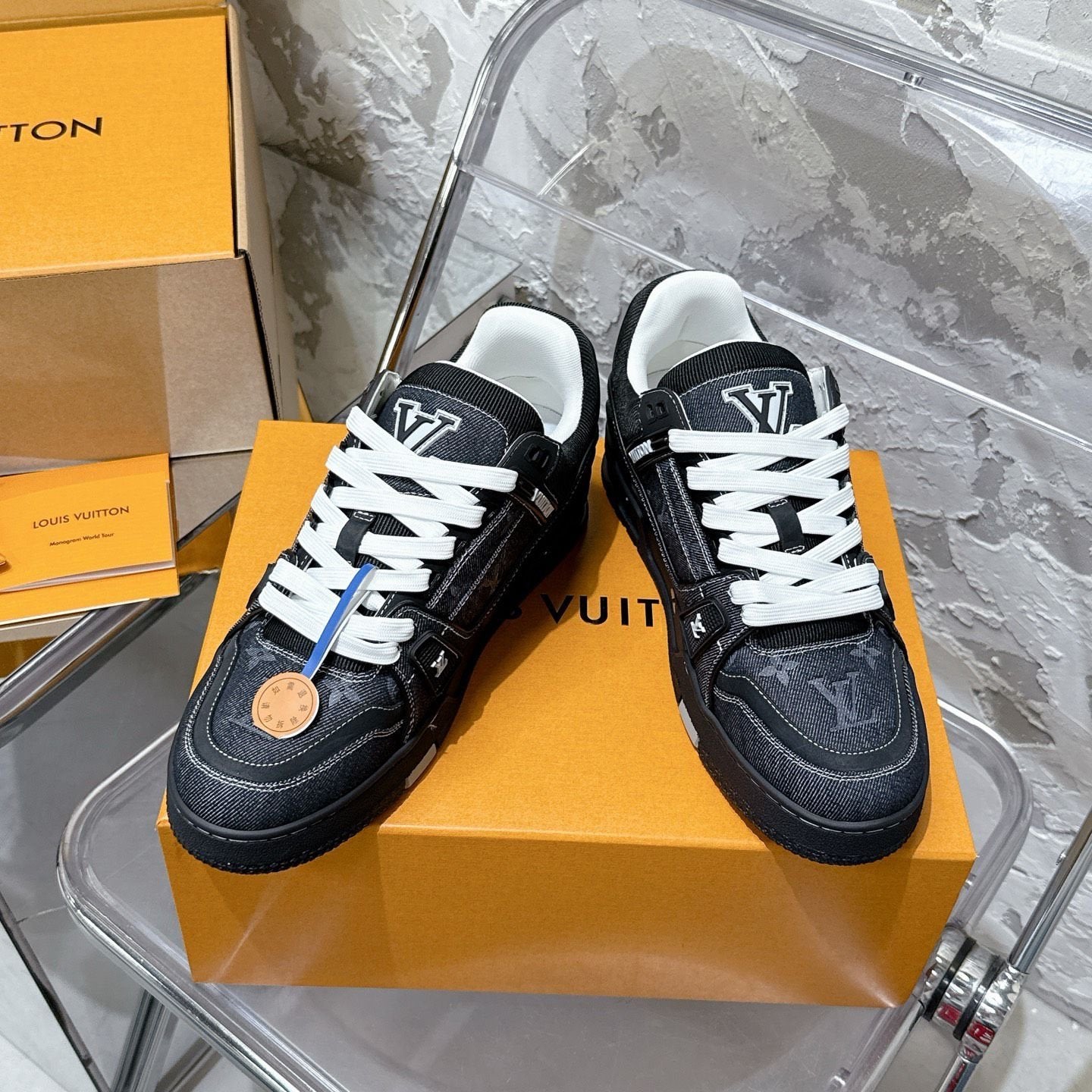 Louis Vuitton Trainer Black/White Denim