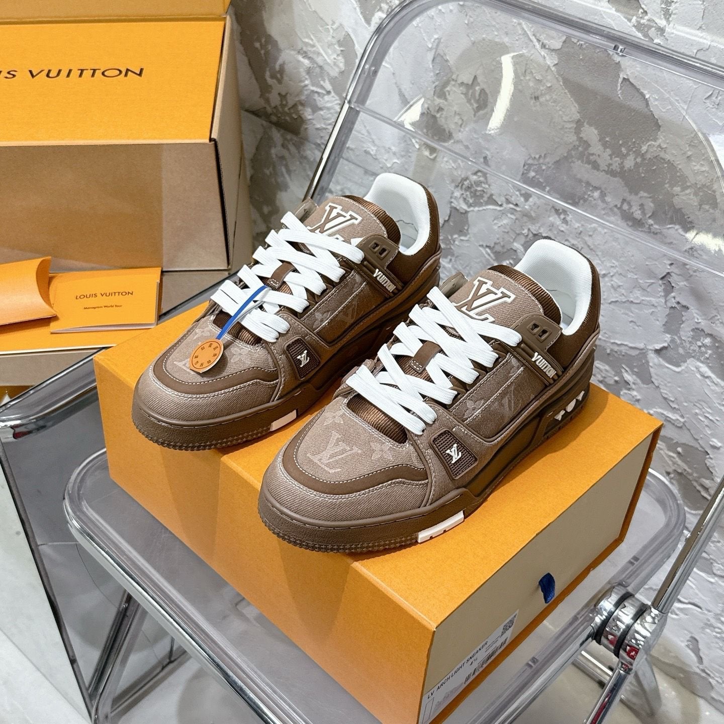 Louis Vuitton Trainer Beige/White Denim
