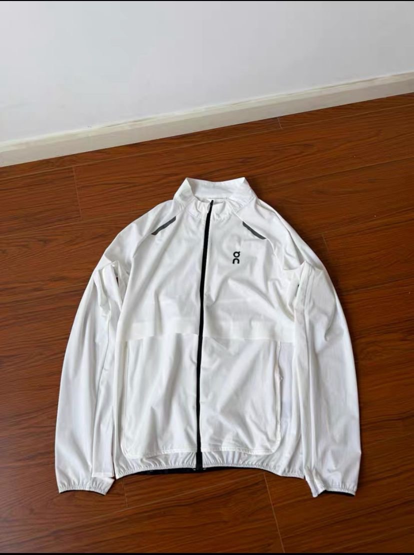 On Running Tracksuit White/Black