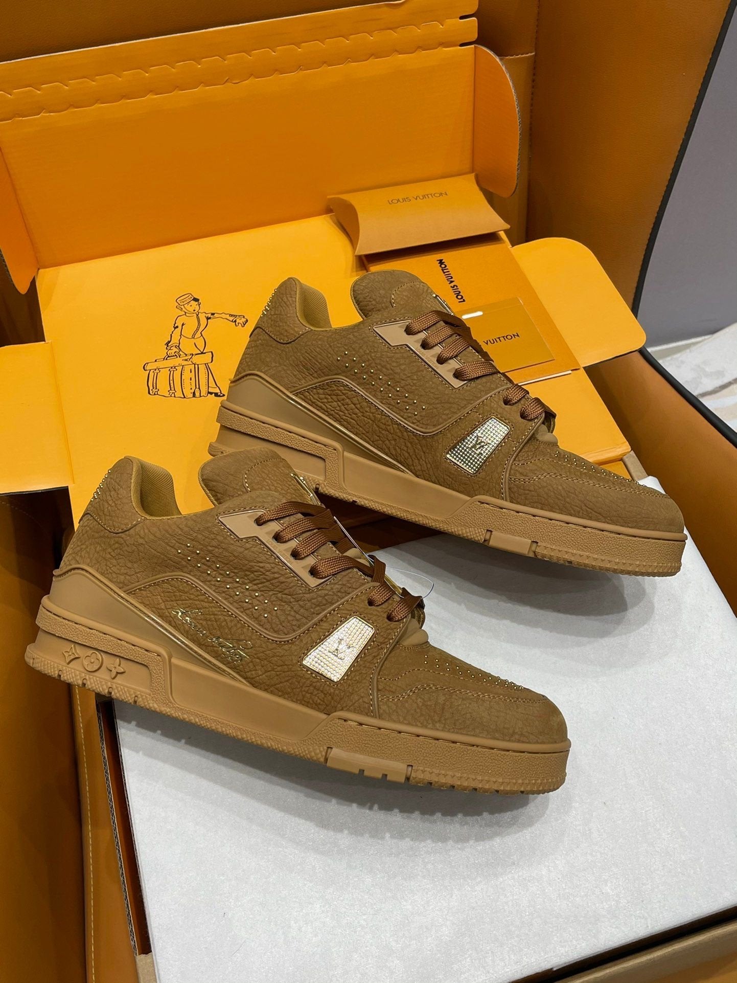 Louis Vuitton Trainer Cognac