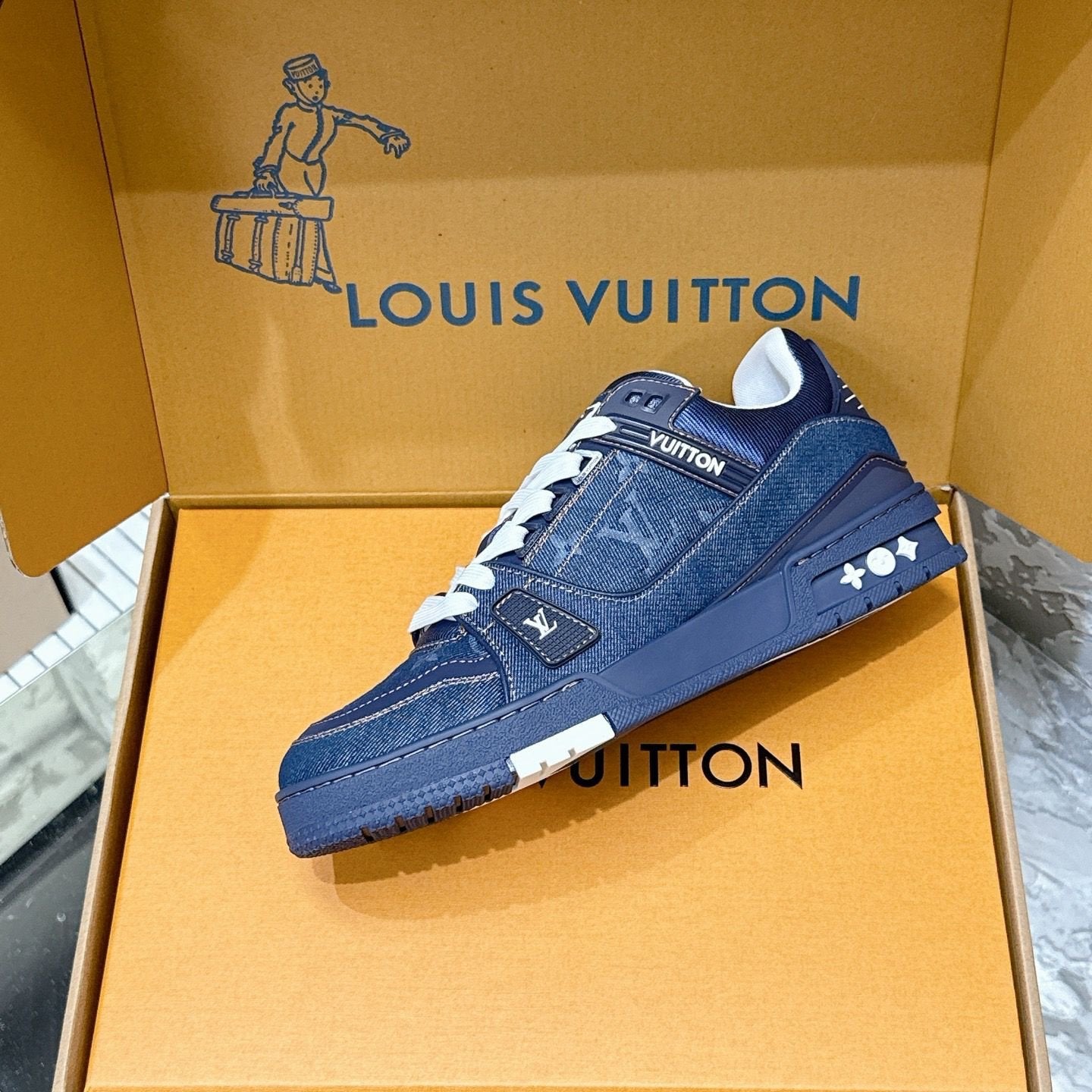 Louis Vuitton Trainer Navy/White Denim