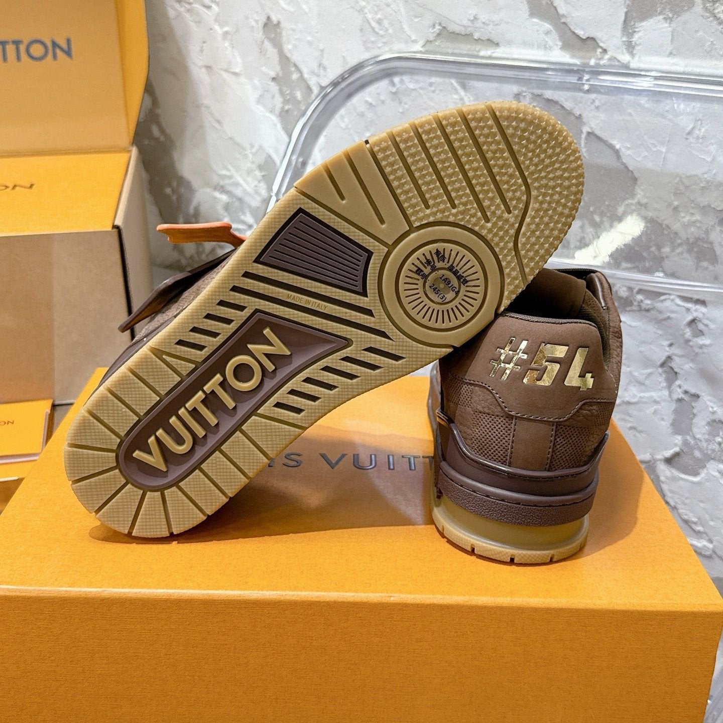 Louis Vuitton Trainer Cognac