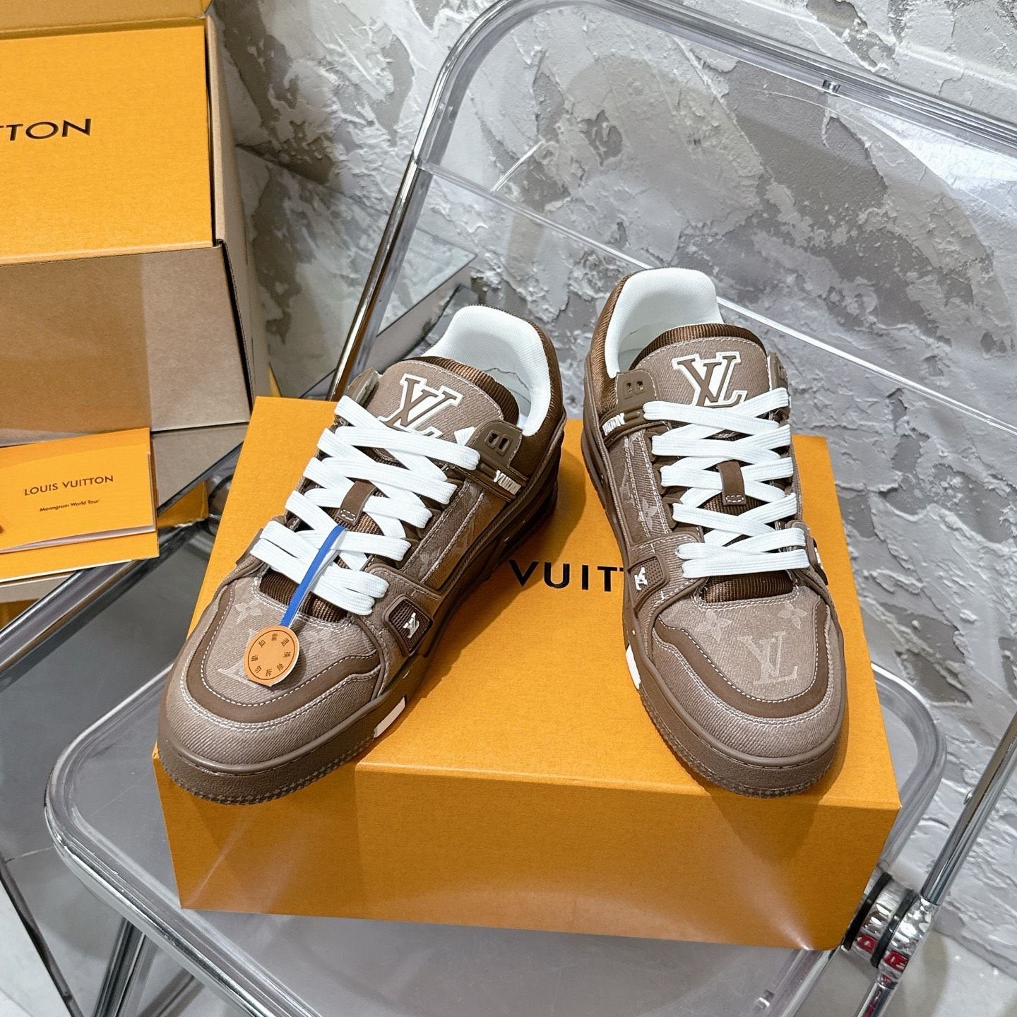 Louis Vuitton Trainer Beige/White Denim