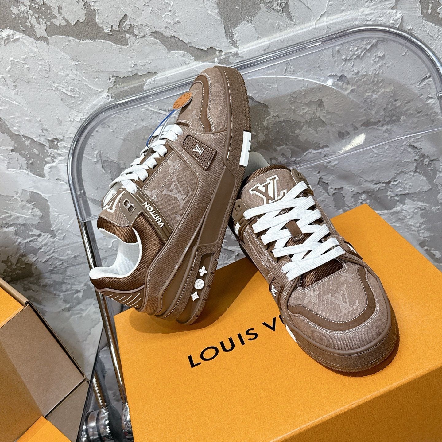 Louis Vuitton Trainer Beige/White Denim