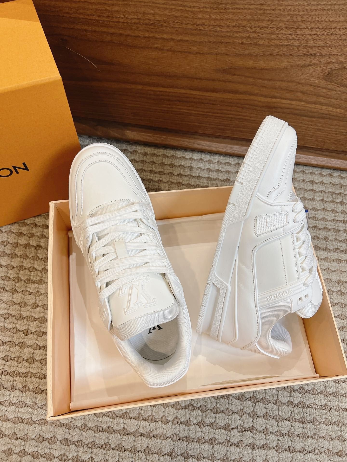 Louis Vuitton Trainer Full White