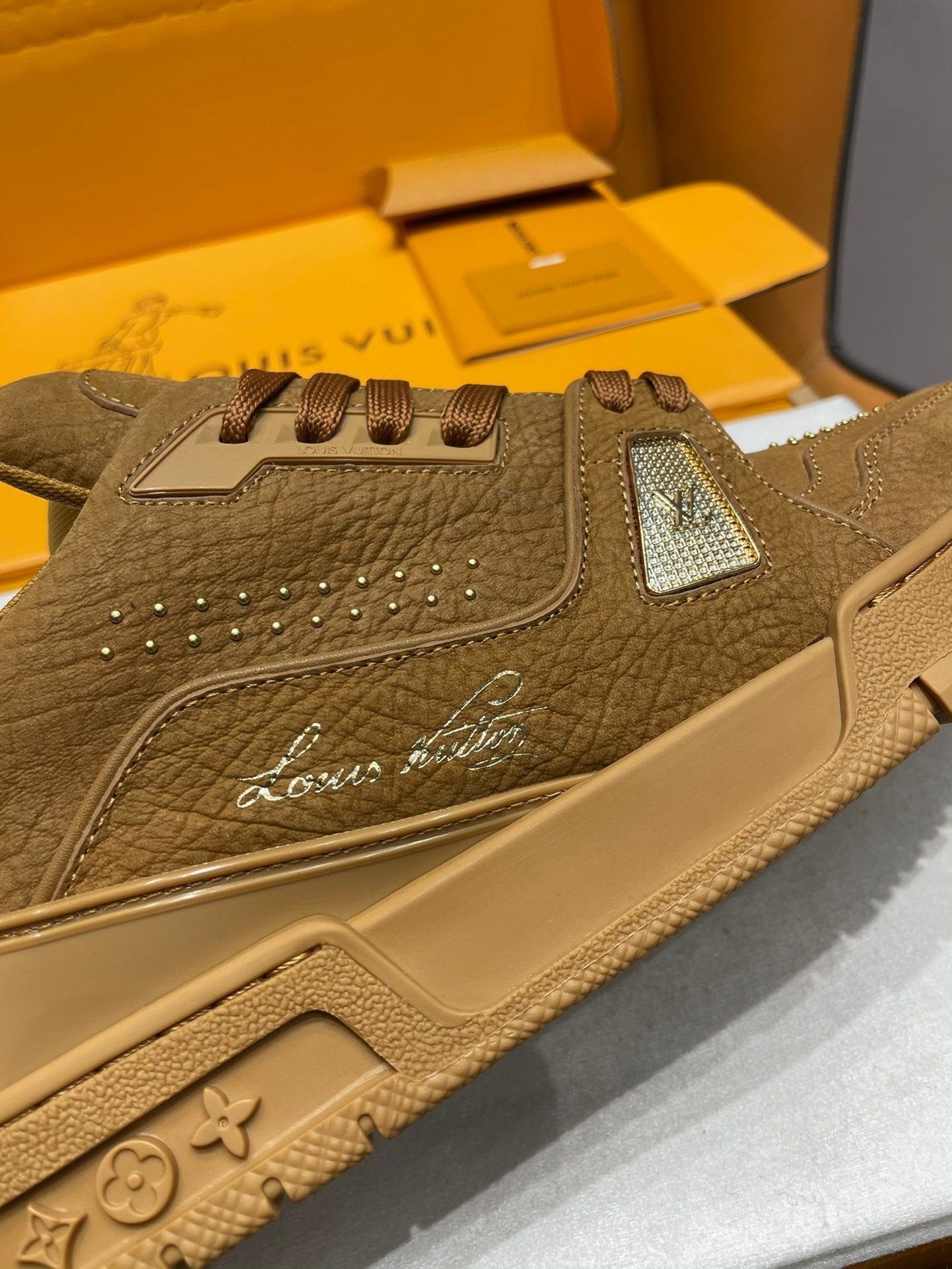 Louis Vuitton Trainer Cognac