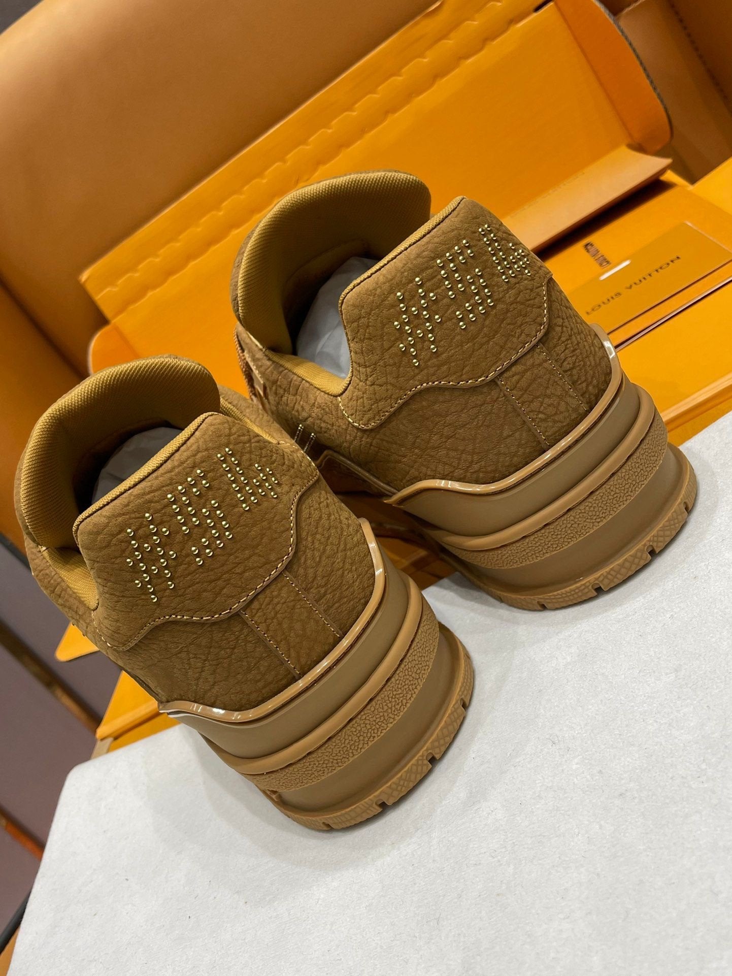Louis Vuitton Trainer Cognac