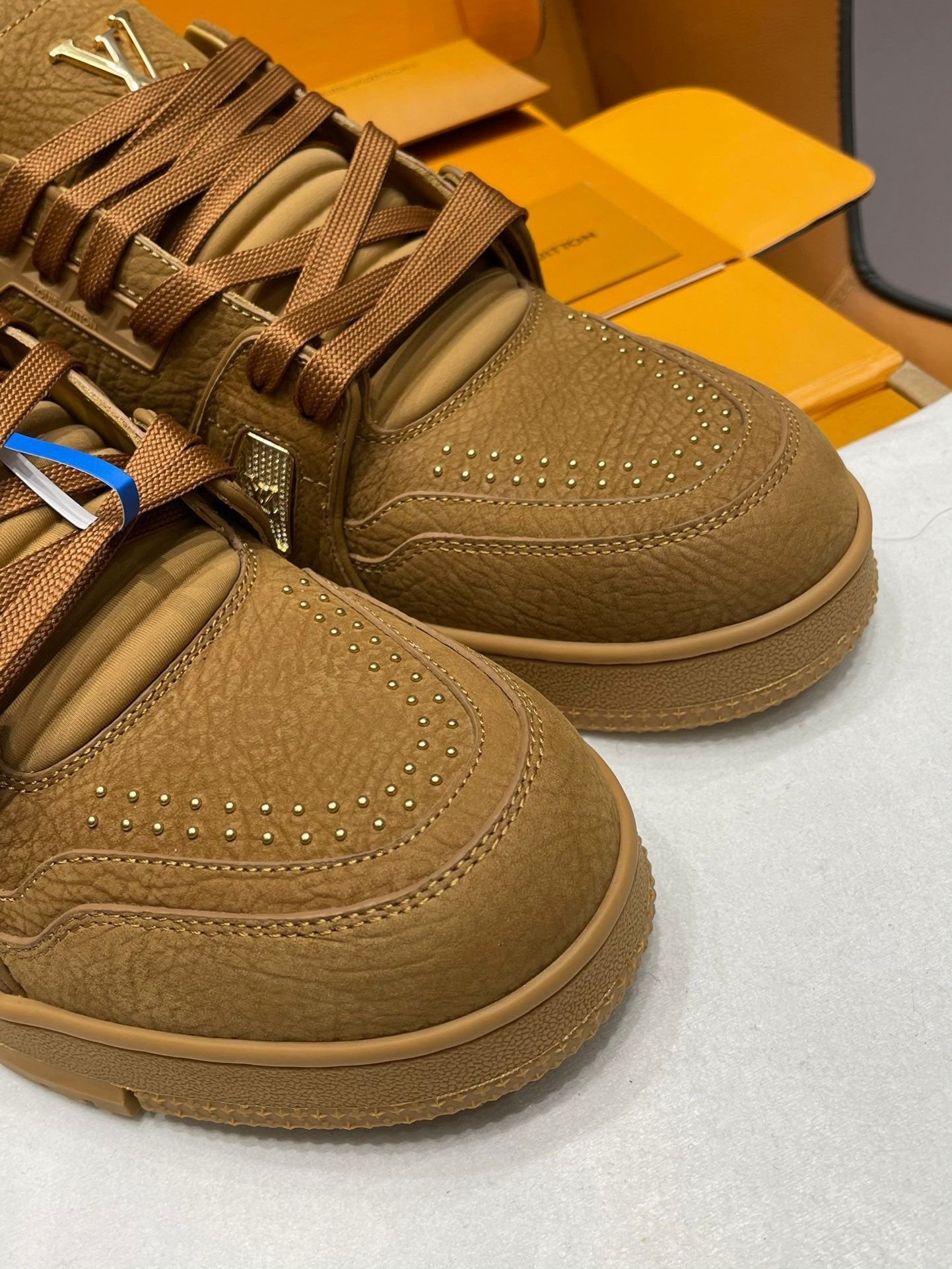 Louis Vuitton Trainer Cognac