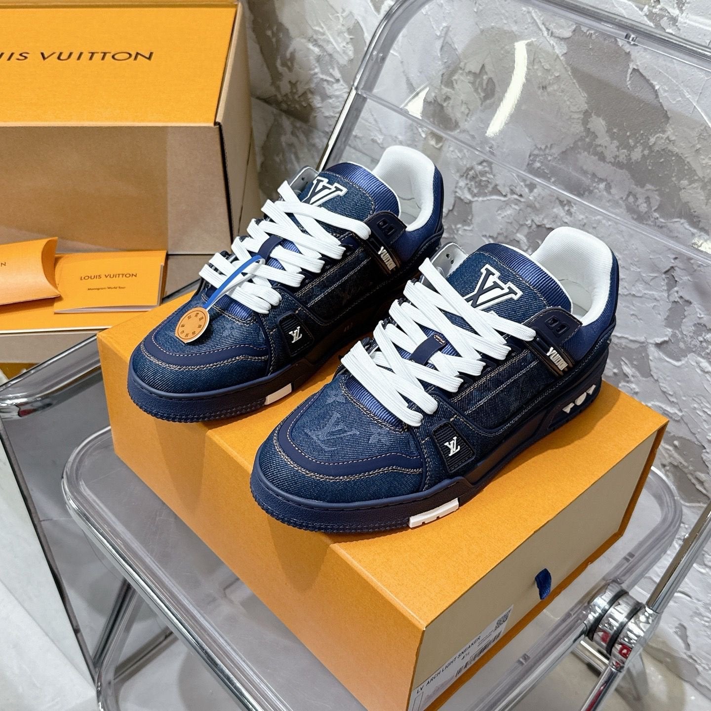Louis Vuitton Trainer Navy/White Denim
