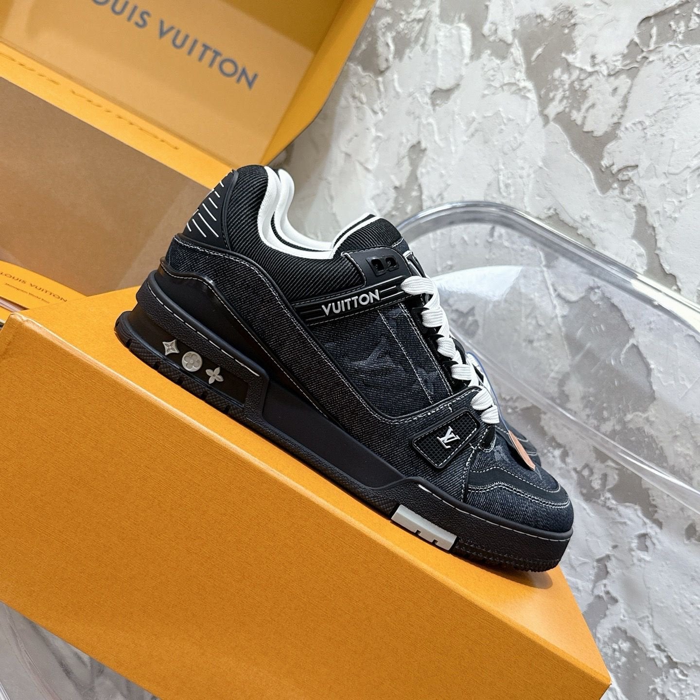 Louis Vuitton Trainer Black/White Denim