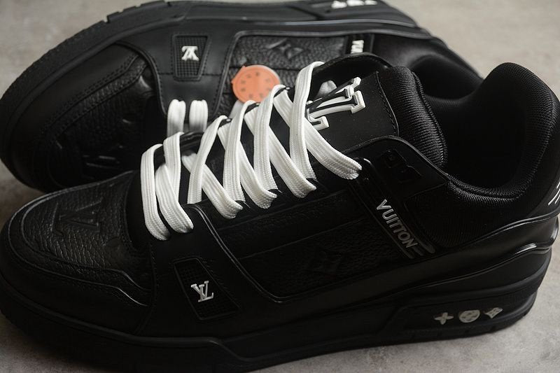 Louis Vuitton Trainer Black/White