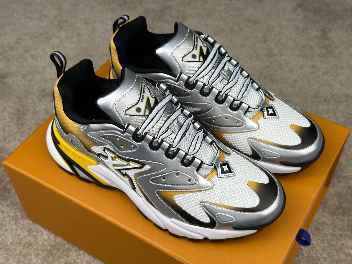 Louis Vuitton Runner Tatic Silver Yellow
