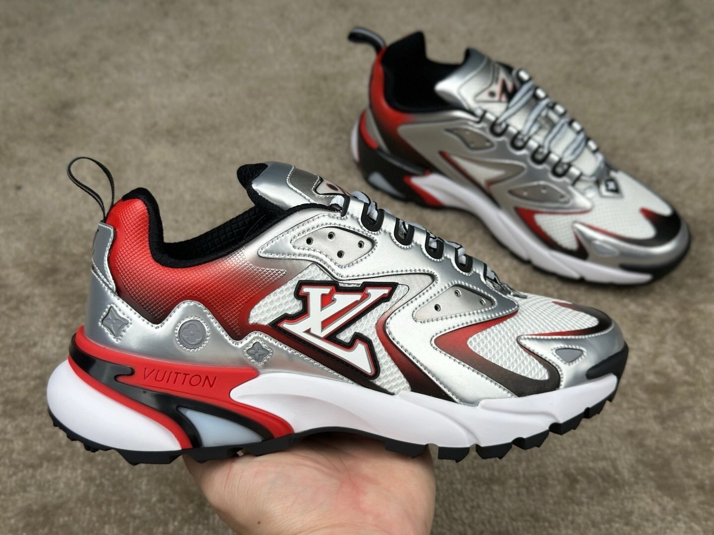 Louis Vuitton Runner Tatic Silver Red