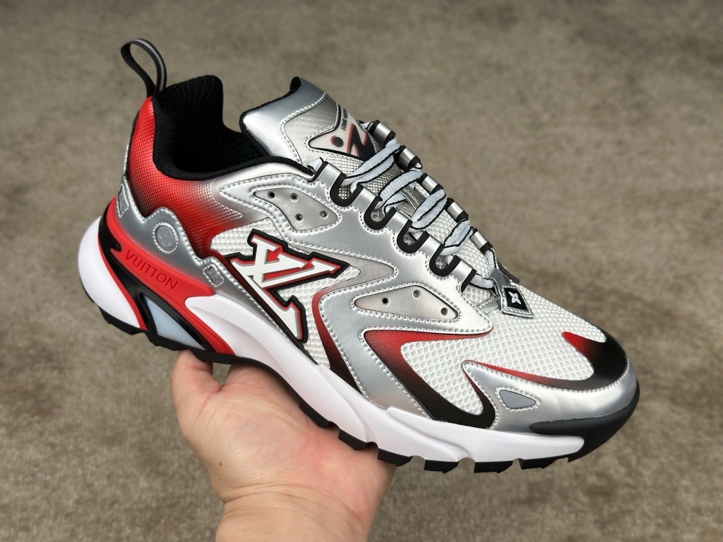 Louis Vuitton Runner Tatic Silver Red
