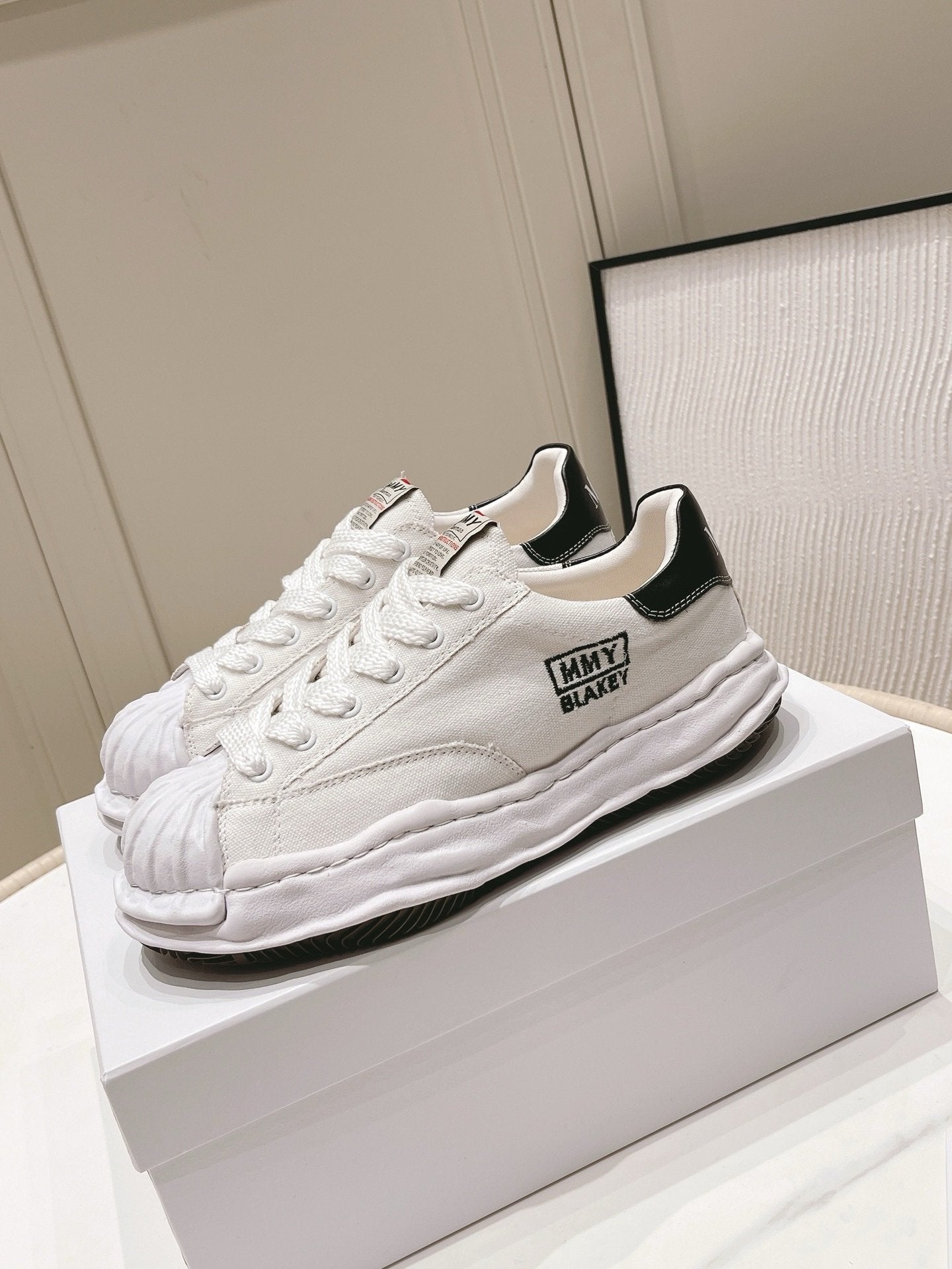 Maison Mihara Yasuhiro Blakey OG Sole White/Black
