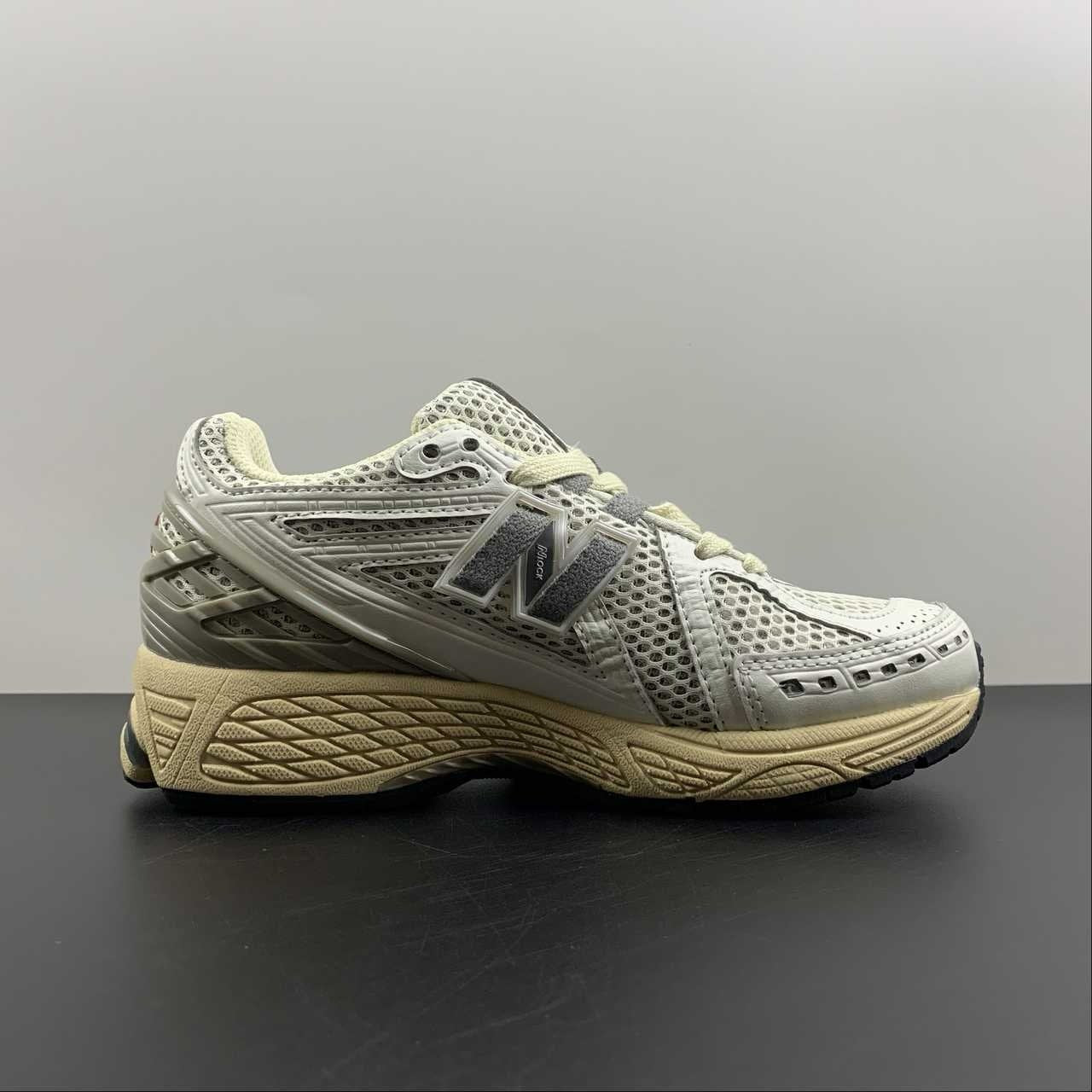 New Balance 1906R Sea Salt Marblehead