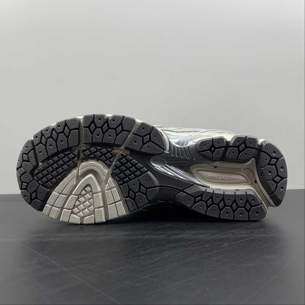 New Balance 1906R Shadow Grey Magnet