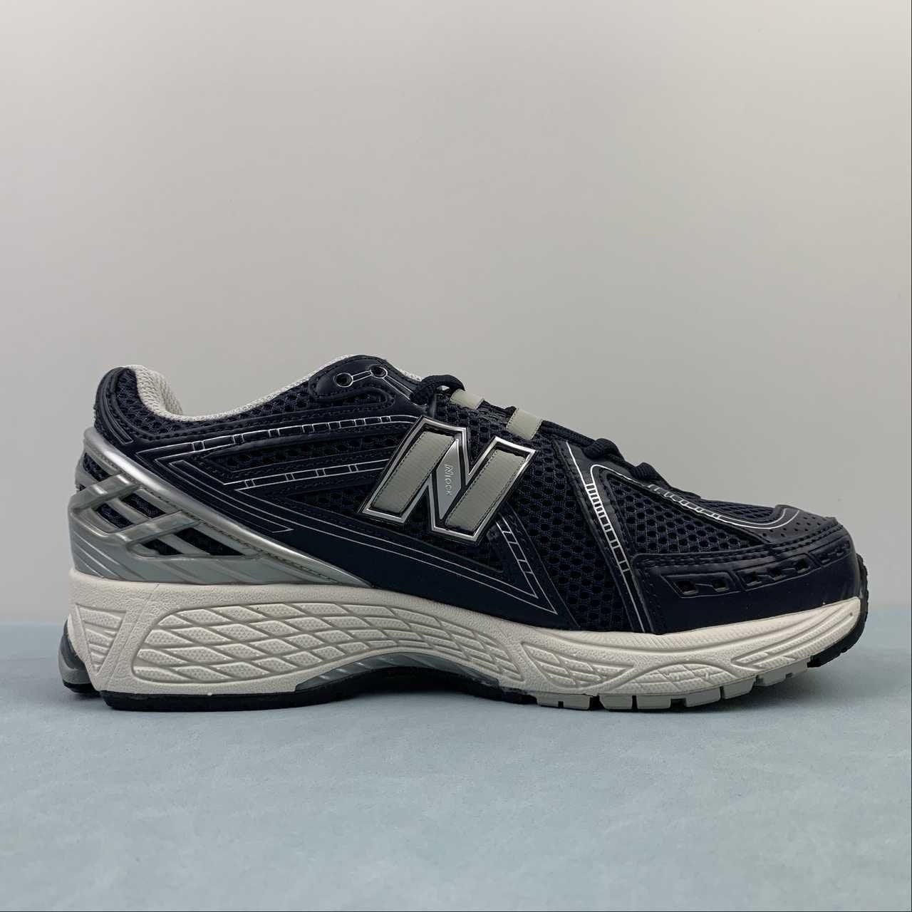 New Balance 1906R  Silber Metallic