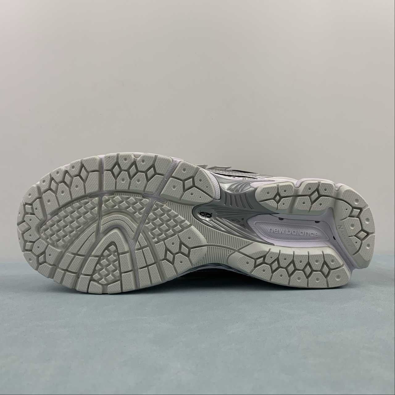 New Balance 1906R  Silver Surfer