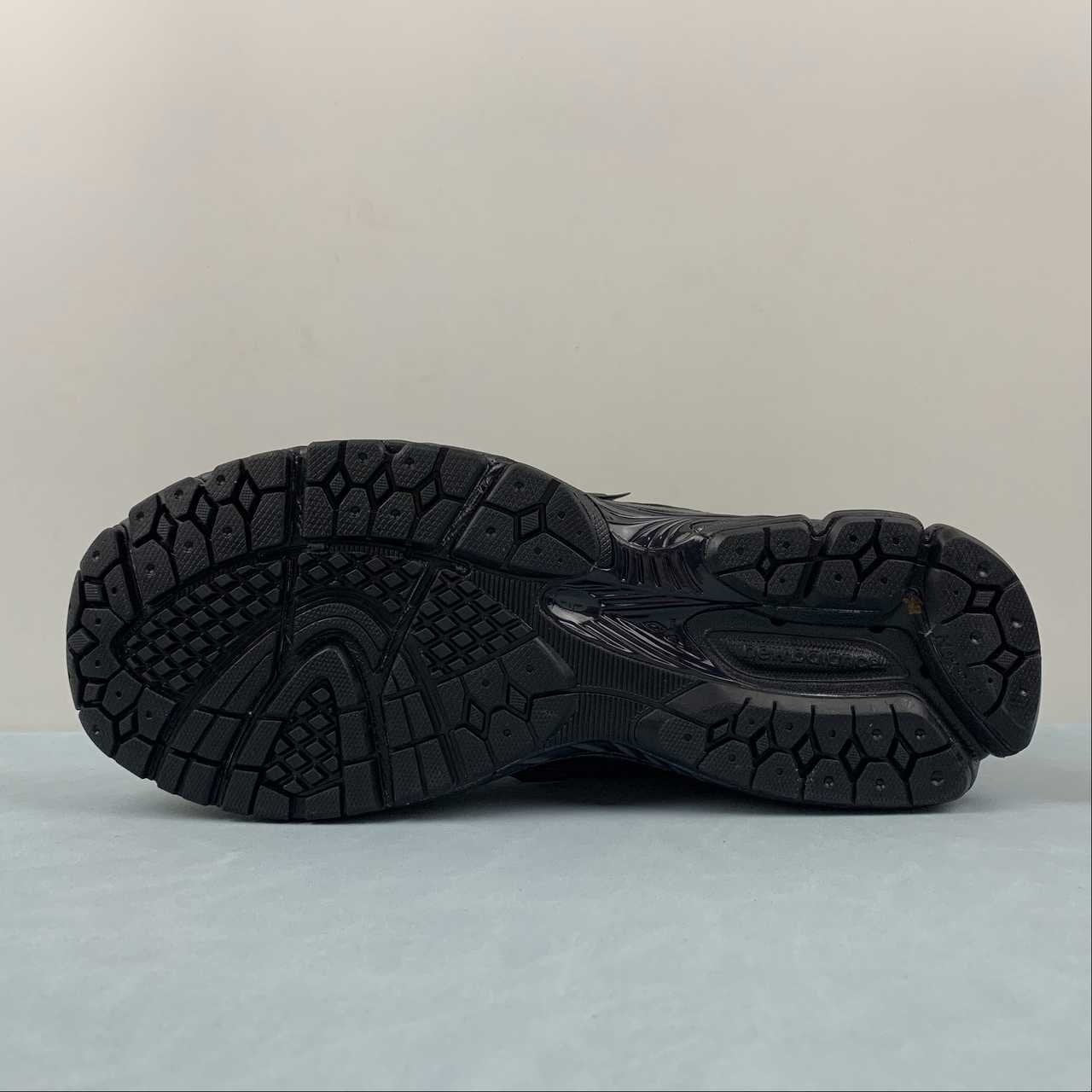 New Balance 1906R Black Metallic Silver