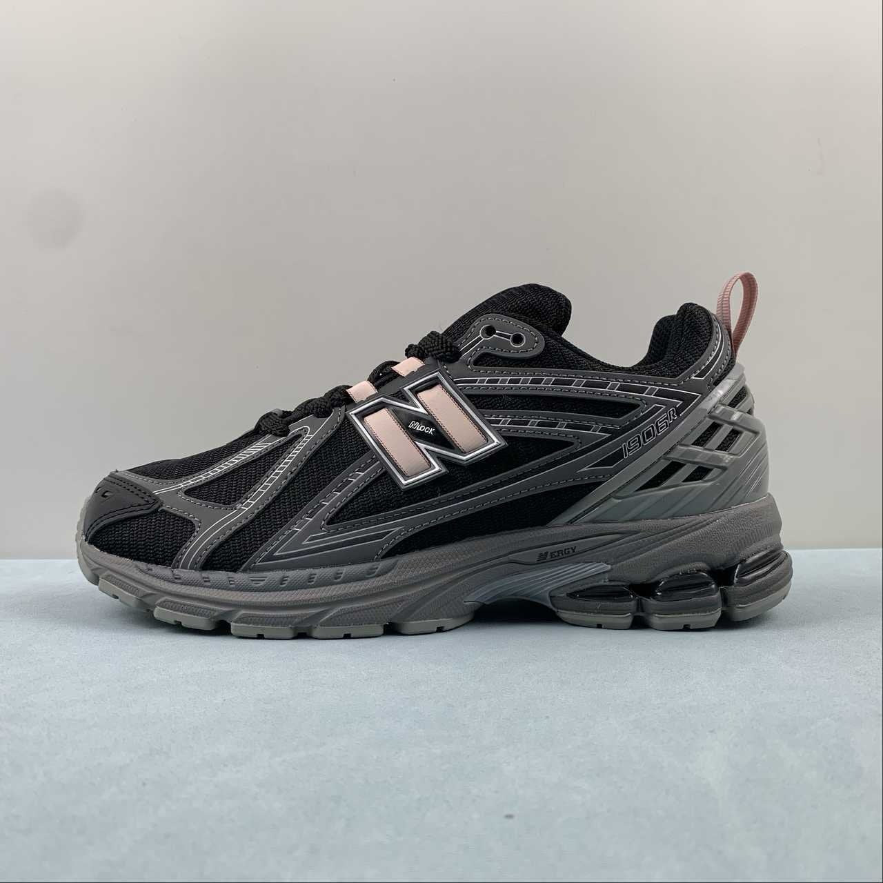 New Balance 1906R Black Pink Moon