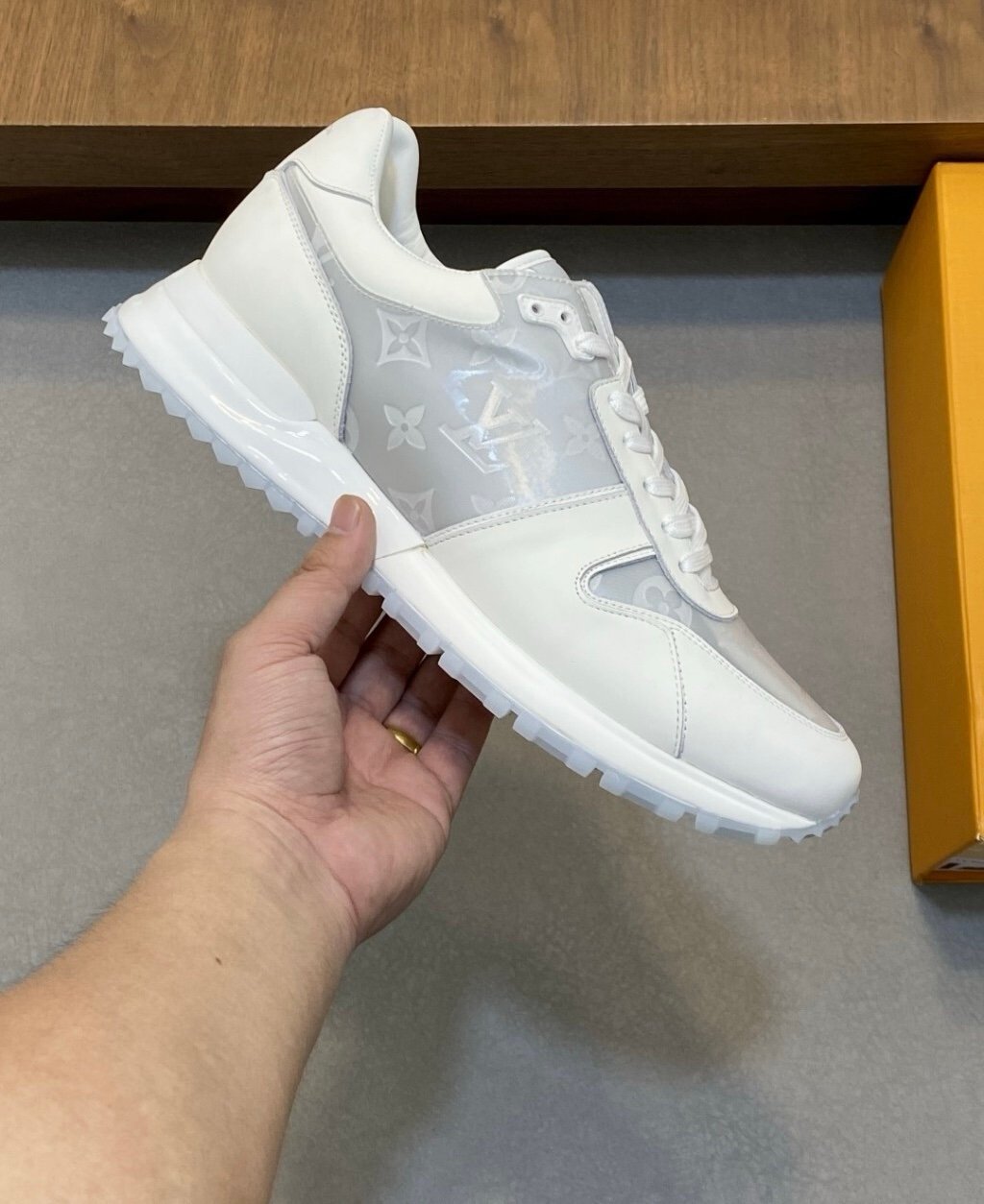 Louis Vuitton Run Away White Grey