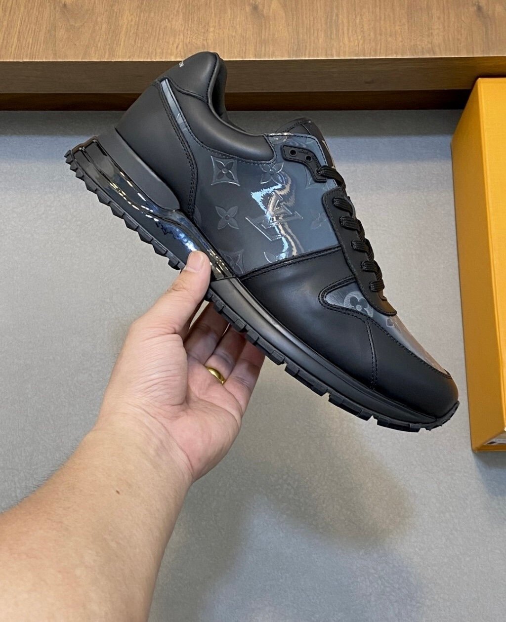 Louis Vuitton Run Away Iridecent Black