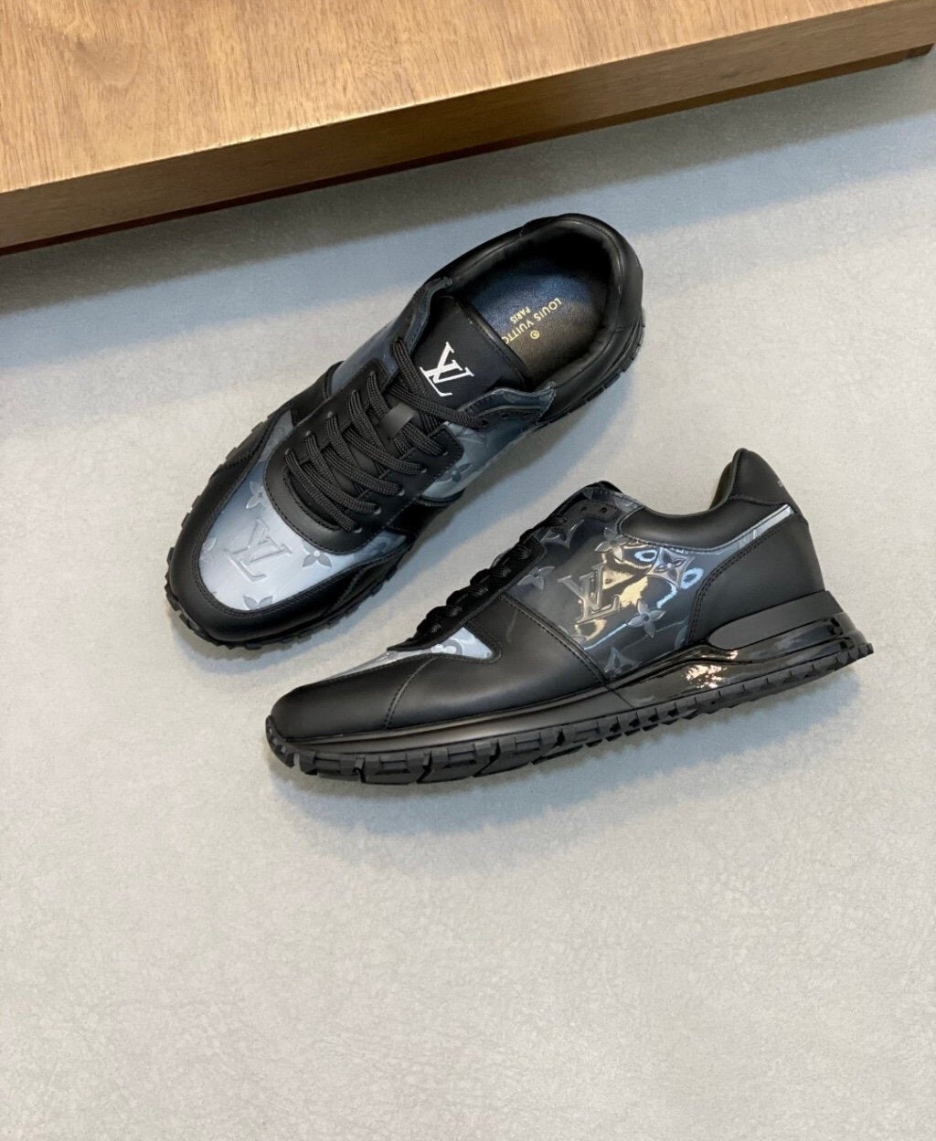 Louis Vuitton Run Away Iridecent Black