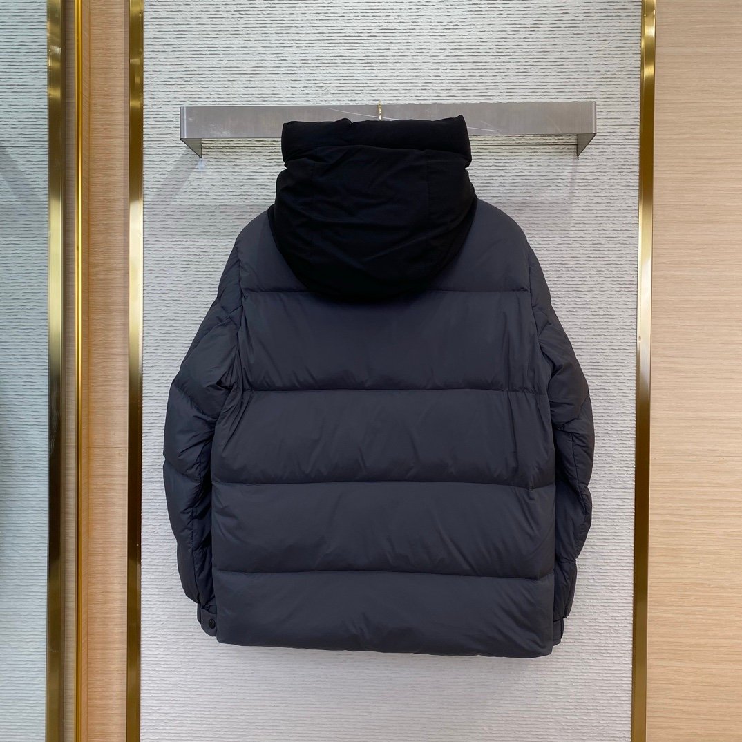 Moncler Madeira Down Jacket Grey/Black