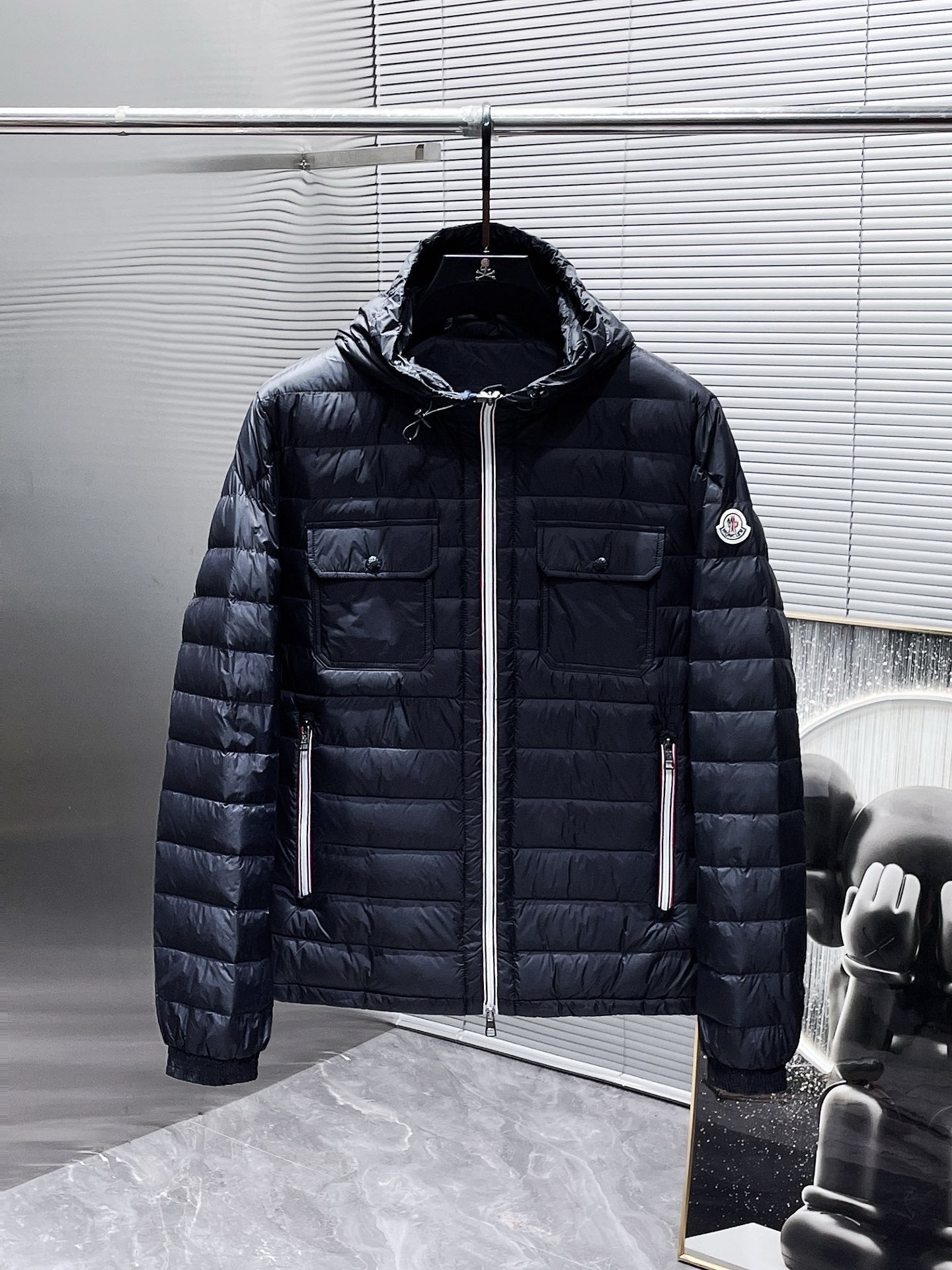 Moncler Douret Short Down Jacket Black