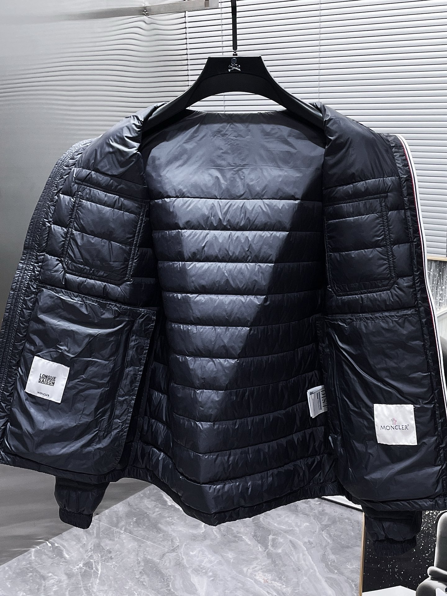 Moncler Douret Short Down Jacket Black