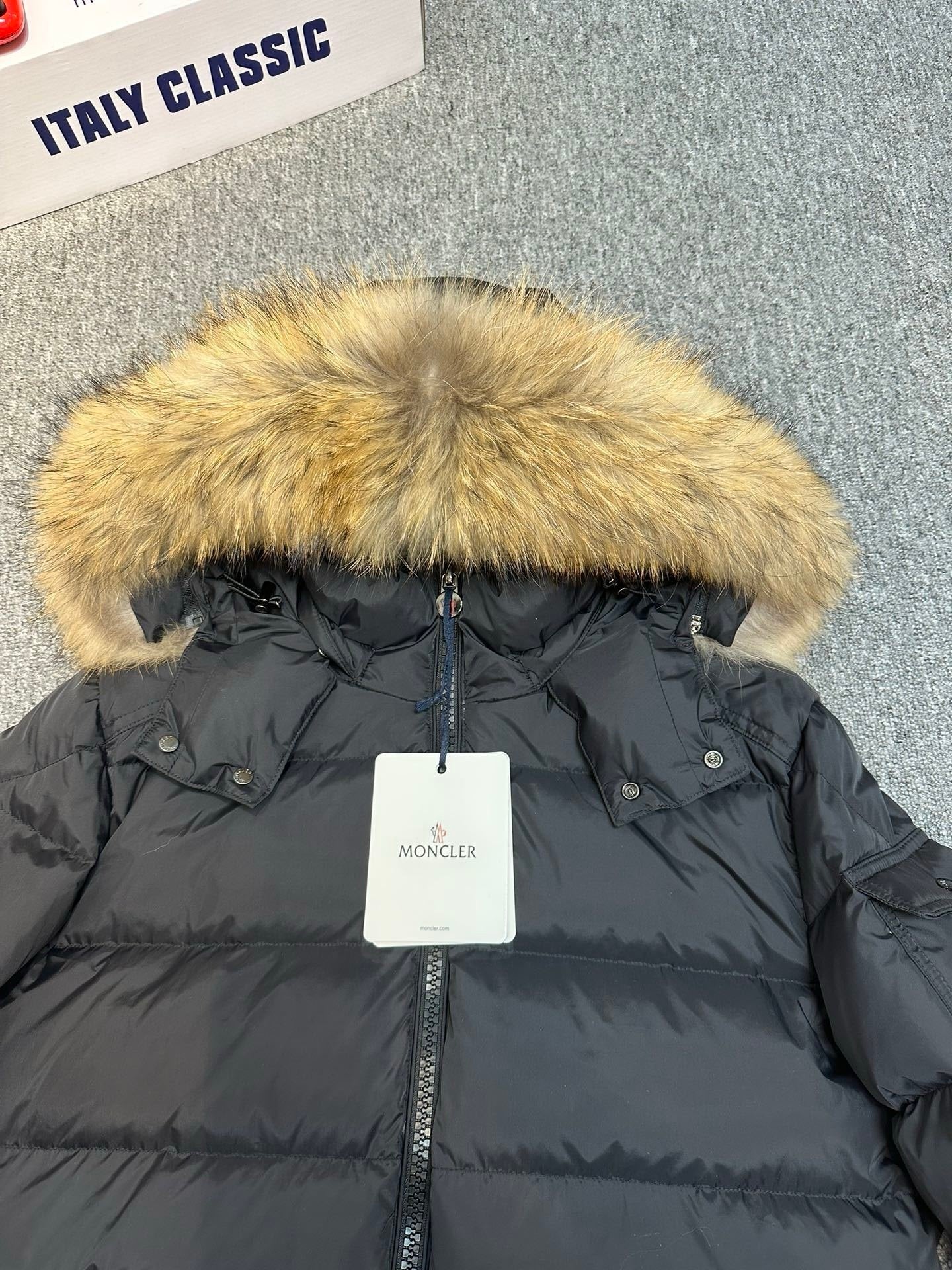 Moncler Sassiere Quilted Shell Hooded Down Jacket Black