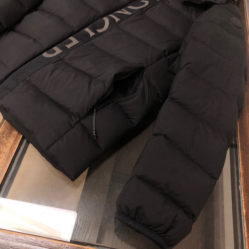 Moncler Ume Short Down Jacket Black