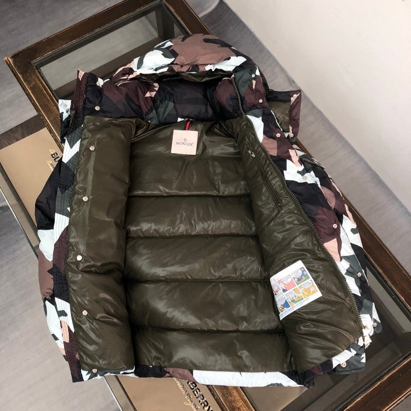 Moncler Mosa Hooded Puffer Jacket Green