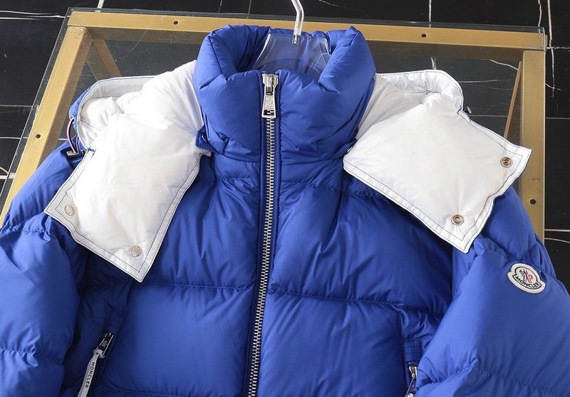 Moncler Poirier Down Jacket Blue/White