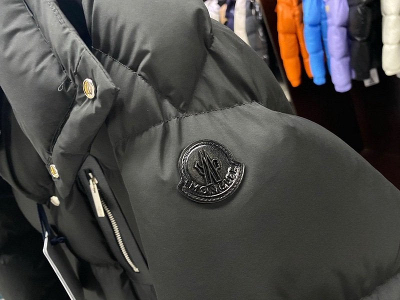 Moncler Bauges Short Down Jacket Black
