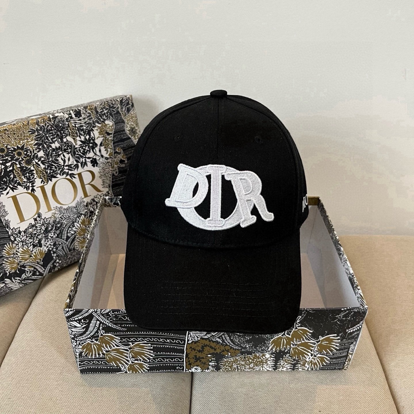 Dior Charm Cap Black