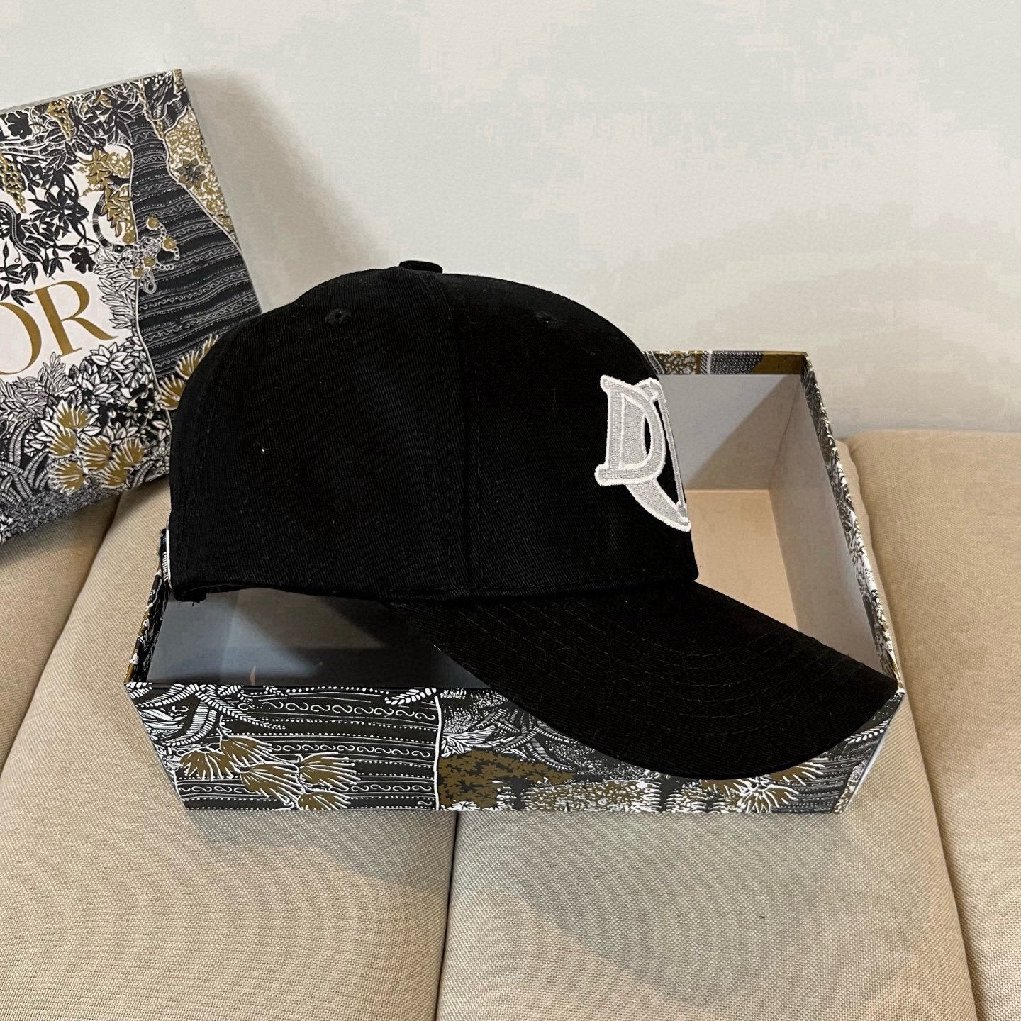 Dior Charm Cap Black