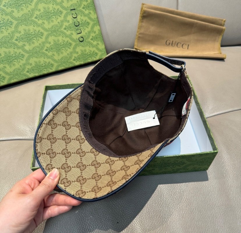 Gucci GG Baseball Cap Limited Edition Red White