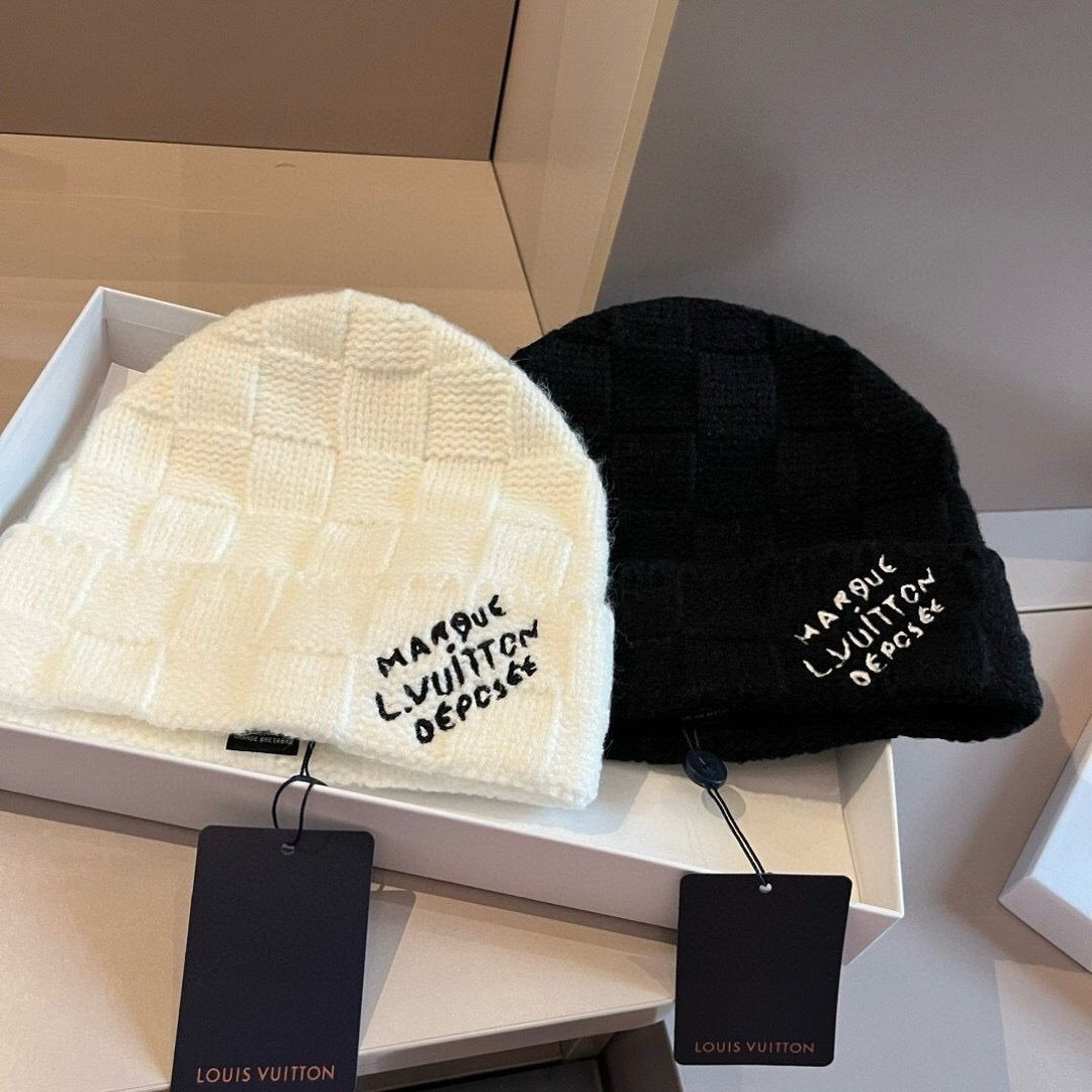 Louis Vuitton Damier Snug Muts