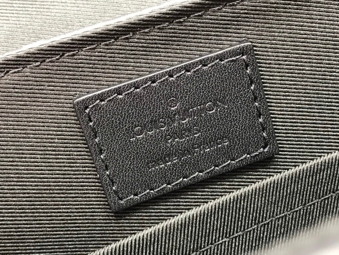 Louis Vuitton Trunk Messenger Bag Monogram Black