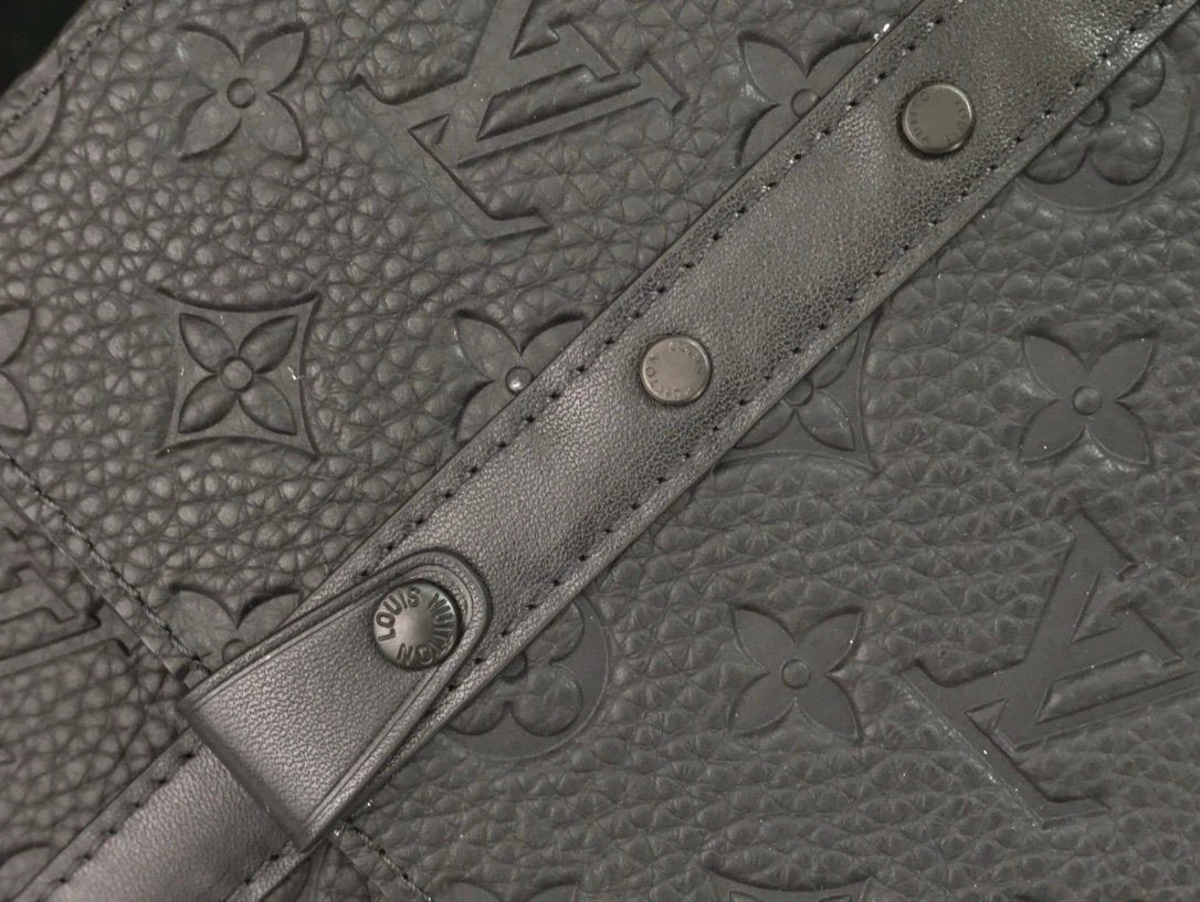 Louis Vuitton Trunk Messenger Bag Monogram 3D Black